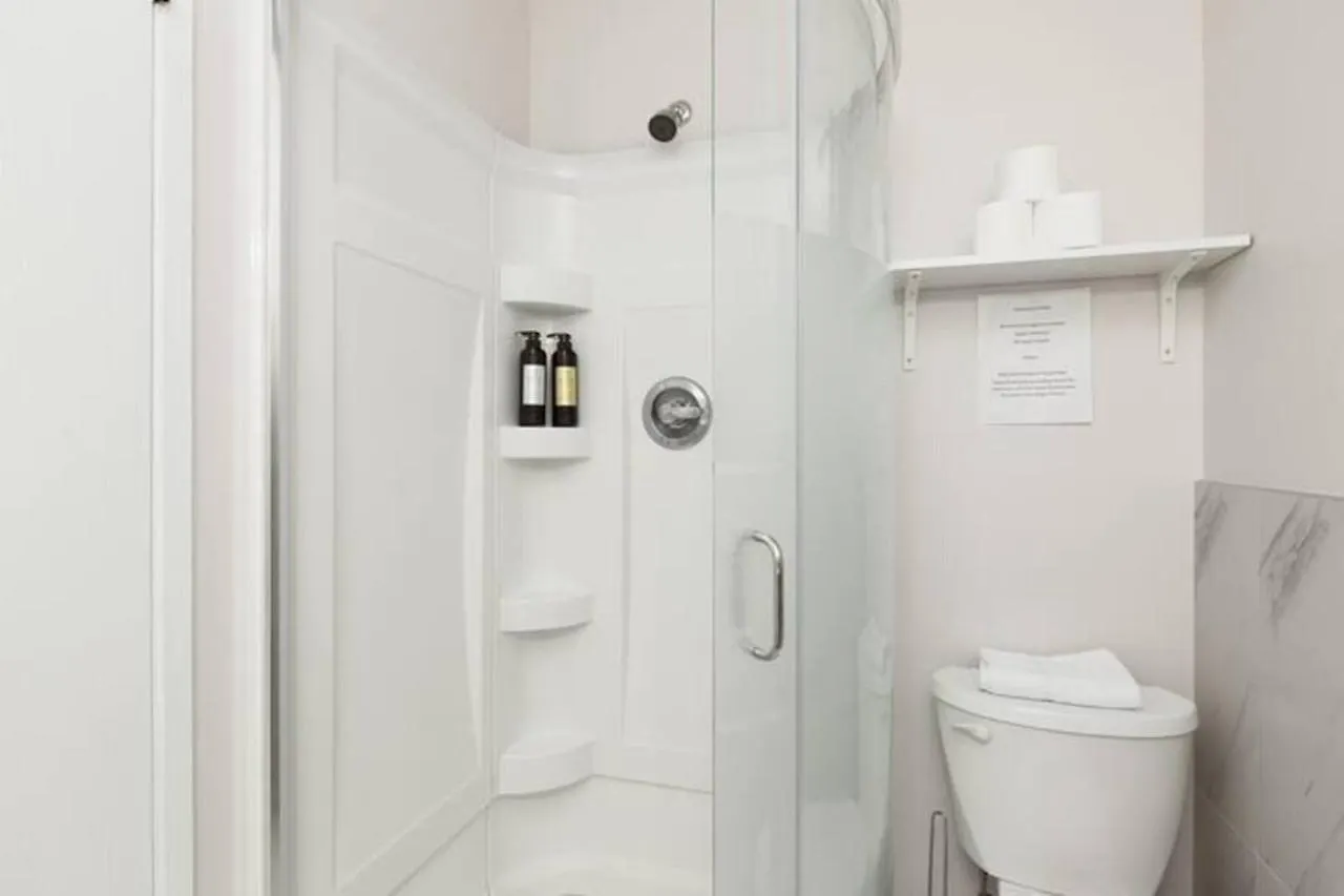 Huge 4 Bedroom Upper Suite Vancouver 0*,  Canada