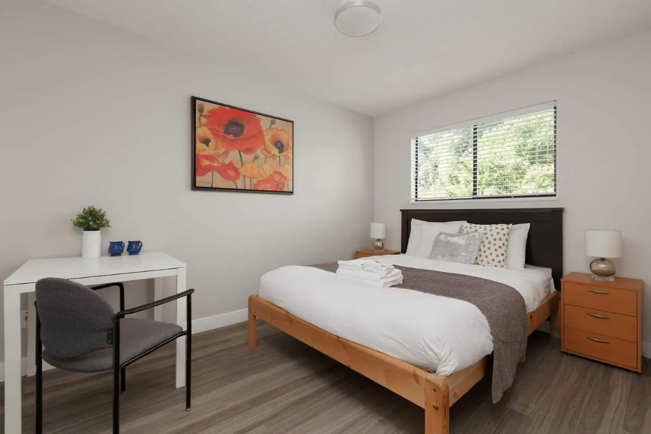 Huge 4 Bedroom Upper Suite Vancouver Apartment