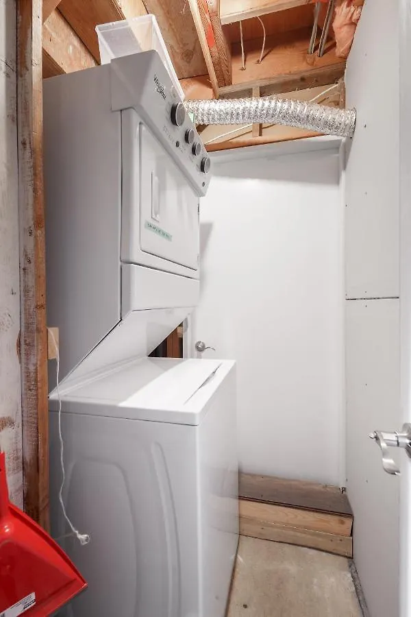 Apartment Huge 4 Bedroom Upper Suite Vancouver