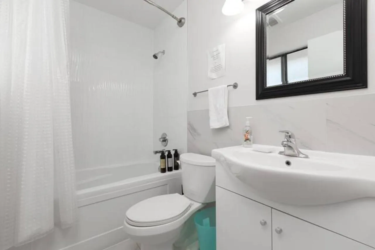 Huge 4 Bedroom Upper Suite Vancouver Canada