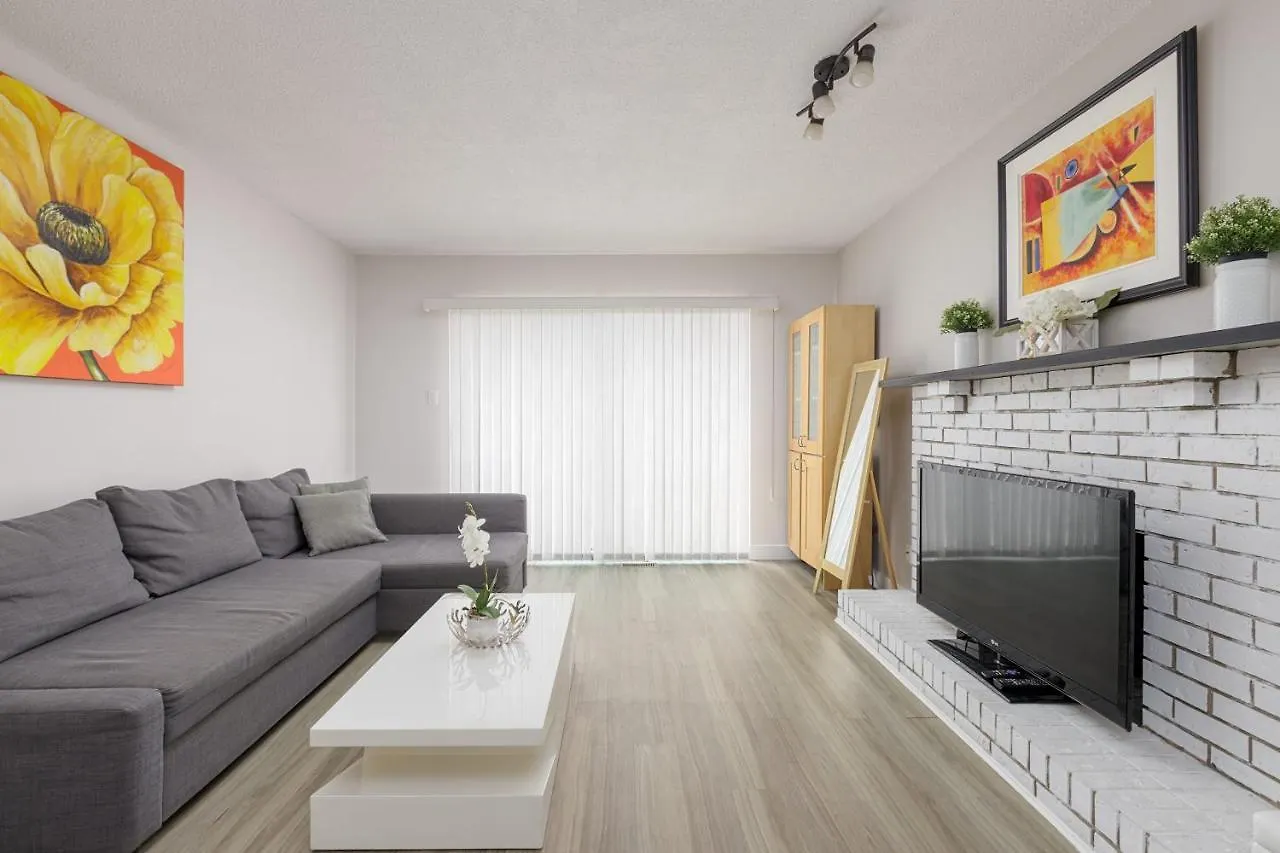 Huge 4 Bedroom Upper Suite Vancouver 0*,